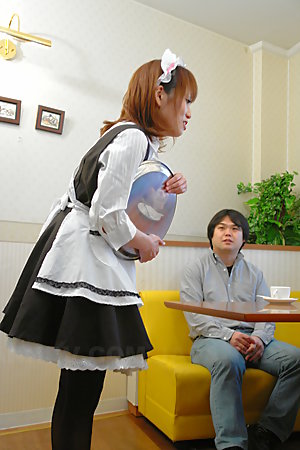 Yui Shimizu gets pleased with fruits at work