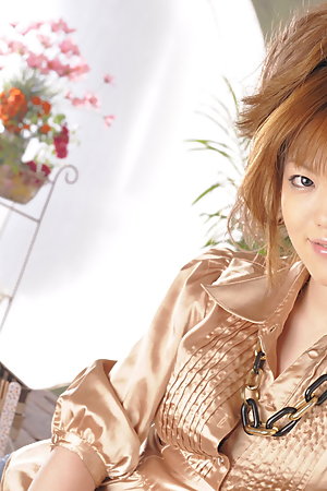 Horny babe Setsuna shows her body in close up