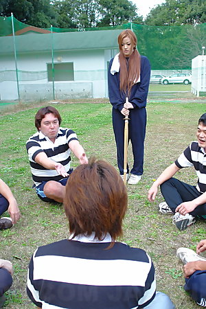 Arousing and hot An Umemiya gives head out