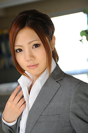 Arousing Iroha Kawashima strips at her work