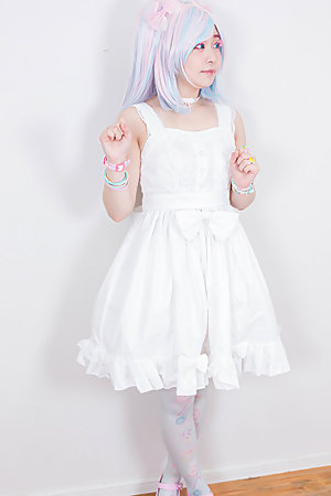 Ai Minano Gives a Messy Handjob