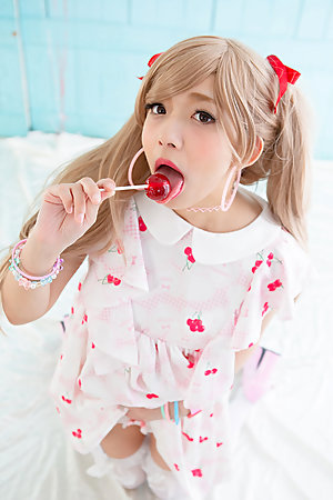 Rika Mari Sucks Candy Dick